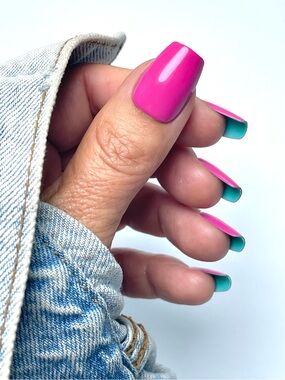 Red Aspen Bambi Hot Pink Press-On Nail Dashes